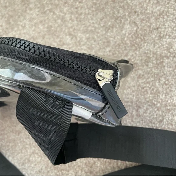 lululemon athletica Everywhere Belt Bag 1L Clear - Picture 9 of 10